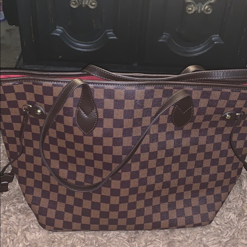 Brown checkered daisy rose tote